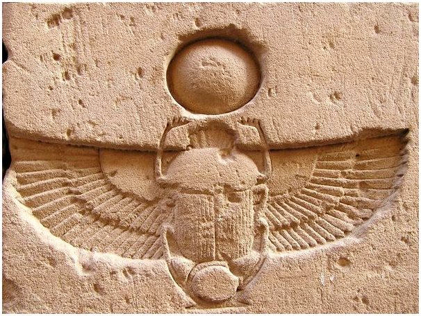 Египетский скарабей: амулет жизни и силы